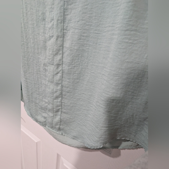 Torrid Harbor Gray Charmeuse Tank in Size 2 (18/20) - Picture 7 of 15